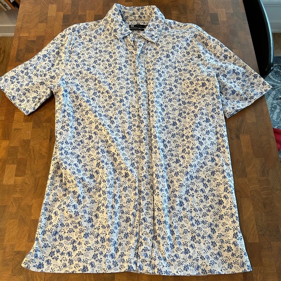 Simons Short Sleeve Button-Up Shirt - Picture 1 of 3